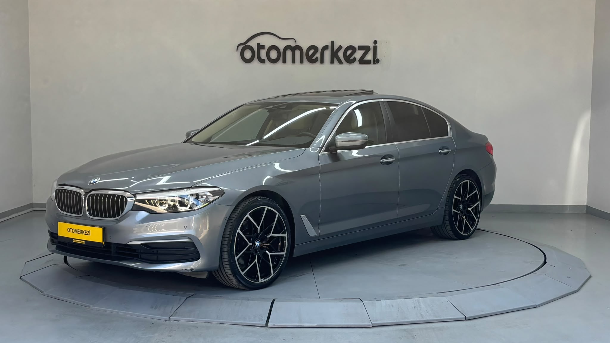 2018 BMW BMW 520i